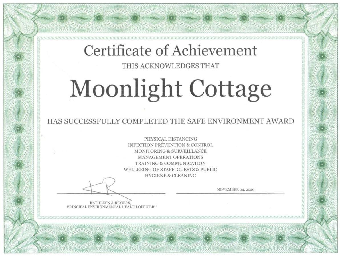 Moonlight Cottage East End Village Exterior foto